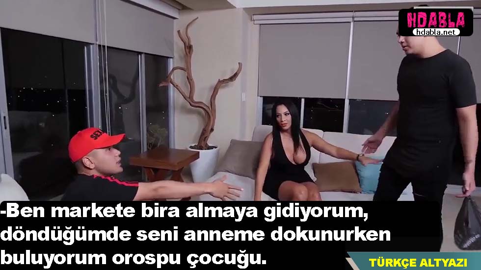 Babasının öldüğü gün annesini arkadaşıyla birlikte götten sikiyor