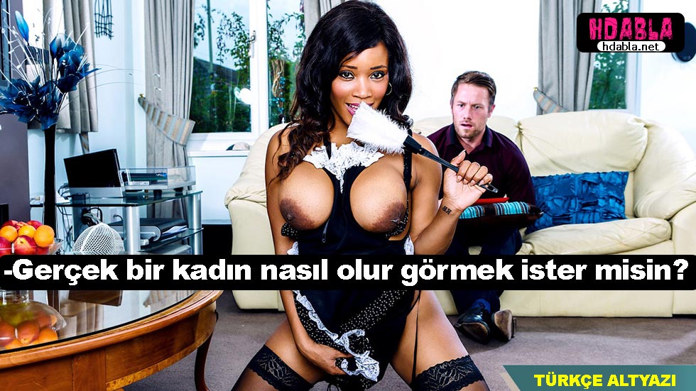 Seksi zenci hizmetçi porno izleyip amını okşarken yakalandı